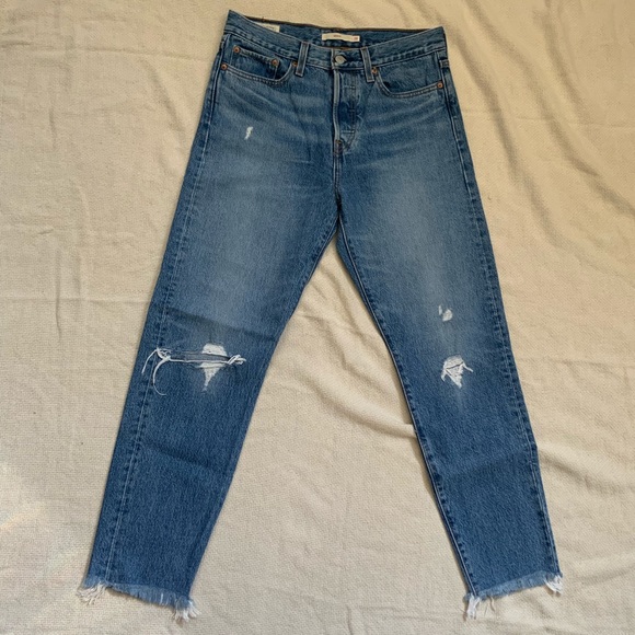Levi’s Wedgie Icon Jeans - Picture 1 of 4